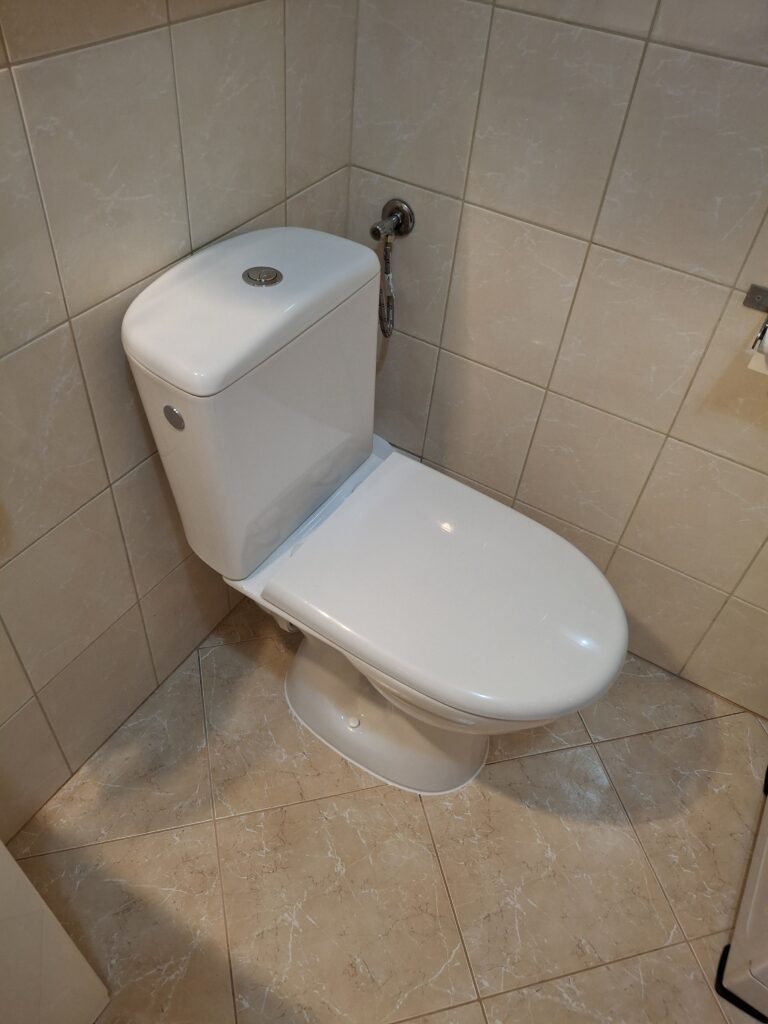 naprawa spłuczki wc toalety